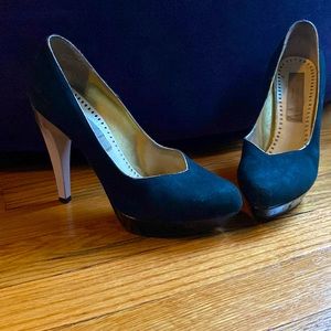 Stella McCartney Black shoes with gold lining & white heel